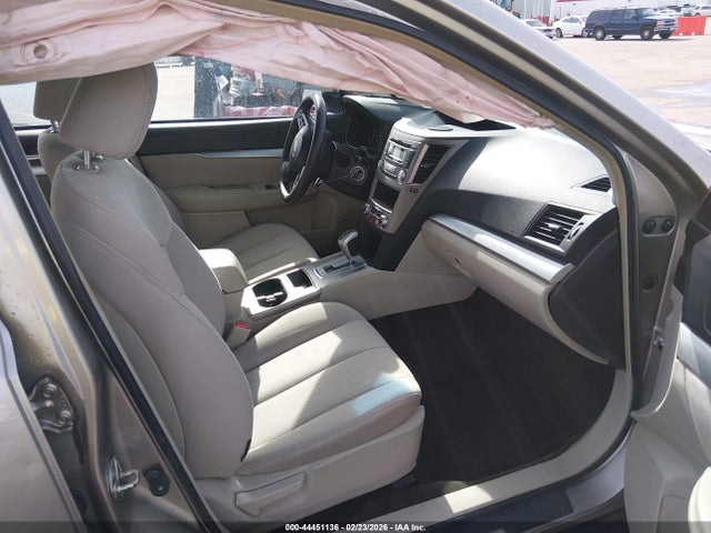 44451136 :رقم المزاد ، 4S4BRCAC6E3322569 vin ، 2014 Subaru Outback 2.5i مزاد بيع