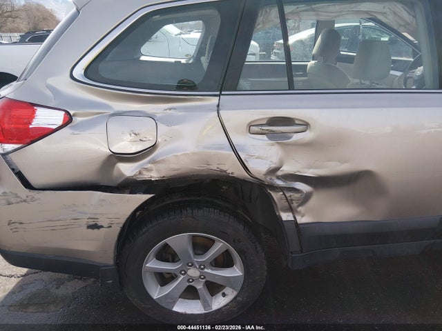 44451136 :رقم المزاد ، 4S4BRCAC6E3322569 vin ، 2014 Subaru Outback 2.5i مزاد بيع