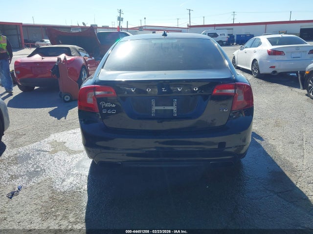 Volvo S60 T6 Drive-e Platinum 2016 YV149MFM1G2397879 Image 15