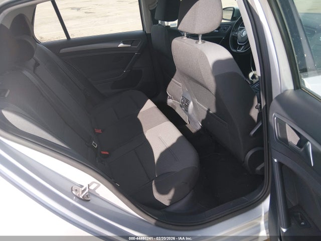 WVWKR7AU5KW909702 Volkswagen E-golf Se