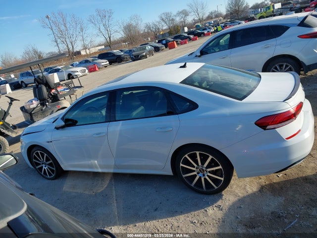 44451319 :رقم المزاد ، 1VWMA7A30MC006821 vin ، 2021 Volkswagen Passat 2.0t R-line مزاد بيع