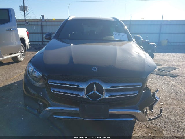 2017 Mercedes-benz Glc 300 მანქანა იყიდება აუქციონზე, vin: WDC0G4JB5HV011667, აუქციონის ნომერი: 44451362