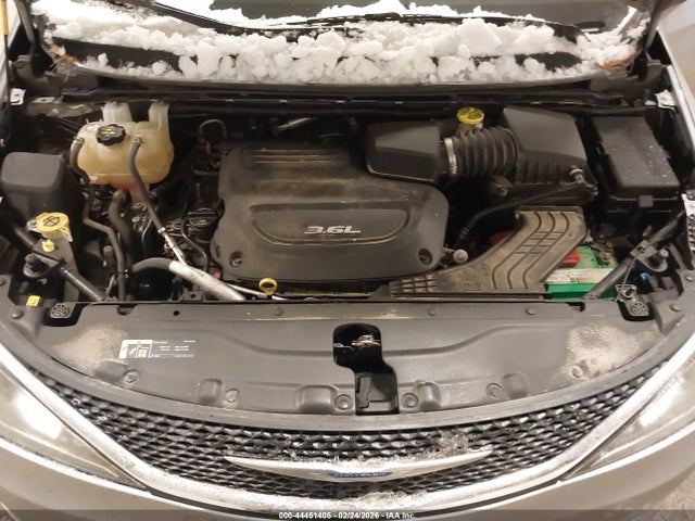 2018 Chrysler Pacifica Touring L Plus მანქანა იყიდება აუქციონზე, vin: 2C4RC1EG9JR315672, აუქციონის ნომერი: 44451405