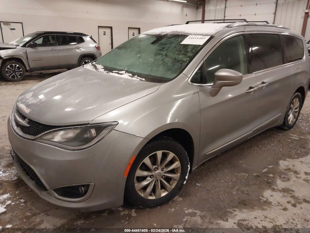 2018 Chrysler Pacifica Touring L Plus მანქანა იყიდება აუქციონზე, vin: 2C4RC1EG9JR315672, აუქციონის ნომერი: 44451405