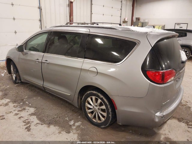 2018 Chrysler Pacifica Touring L Plus მანქანა იყიდება აუქციონზე, vin: 2C4RC1EG9JR315672, აუქციონის ნომერი: 44451405