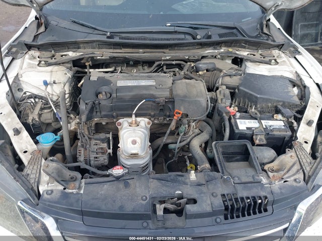 44451431 :رقم المزاد ، 1HGCR2F87FA131734 vin ، 2015 Honda Accord Ex-l مزاد بيع