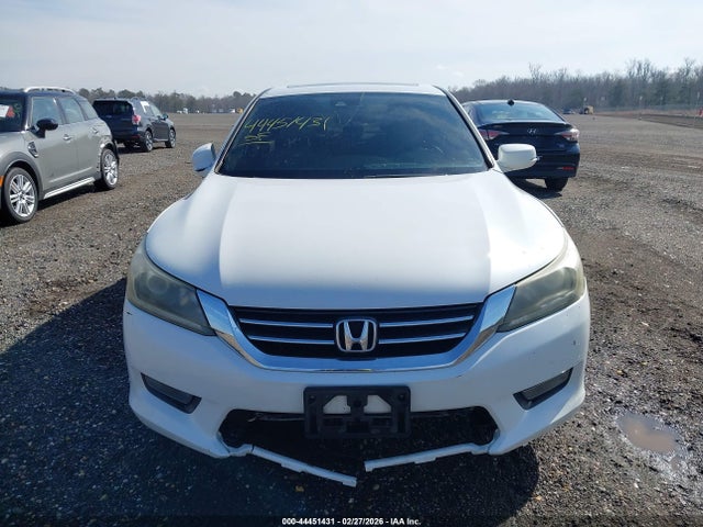 44451431 :رقم المزاد ، 1HGCR2F87FA131734 vin ، 2015 Honda Accord Ex-l مزاد بيع