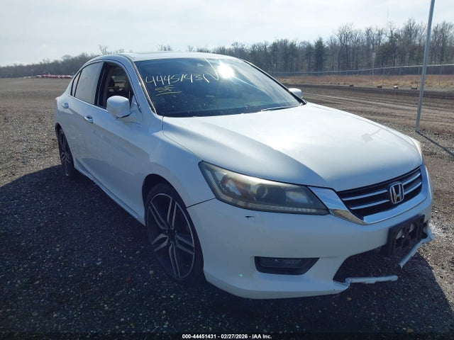 44451431 :رقم المزاد ، 1HGCR2F87FA131734 vin ، 2015 Honda Accord Ex-l مزاد بيع
