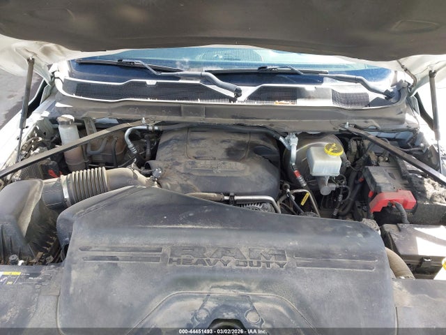 3C7WR3AJ0LG266260 RAM 3500 Tradesman 4x4 8&#039; Box