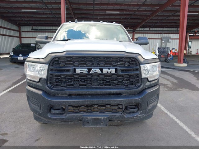 3C7WR3AJ0LG266260 RAM 3500 Tradesman 4x4 8&#039; Box