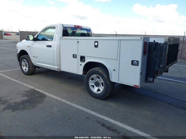 3C7WR3AJ0LG266260 RAM 3500 Tradesman 4x4 8&#039; Box