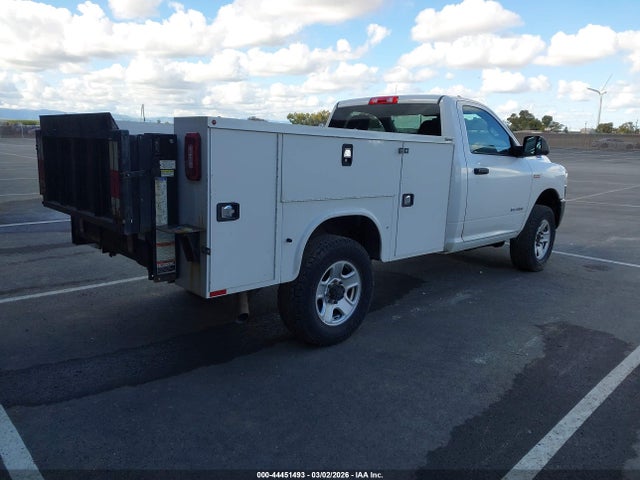 3C7WR3AJ0LG266260 RAM 3500 Tradesman 4x4 8&#039; Box