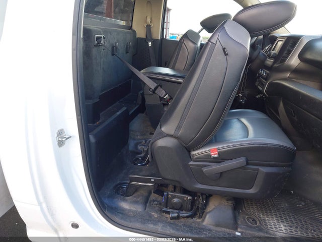 3C7WR3AJ0LG266260 RAM 3500 Tradesman 4x4 8&#039; Box