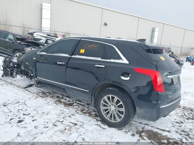 2017 CADILLAC XT5 1GYKNDRS8HZ105585 Photo 2