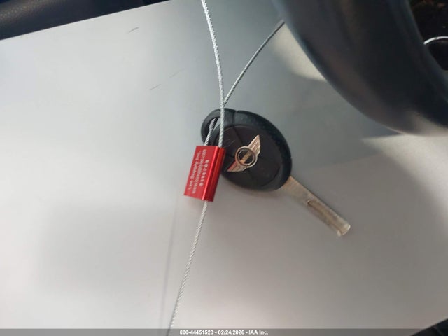 2006 MINI COOPER S WMWRE33596TL18446 Photo 10