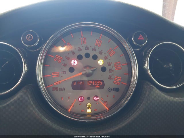 2006 MINI COOPER S WMWRE33596TL18446 Photo 6