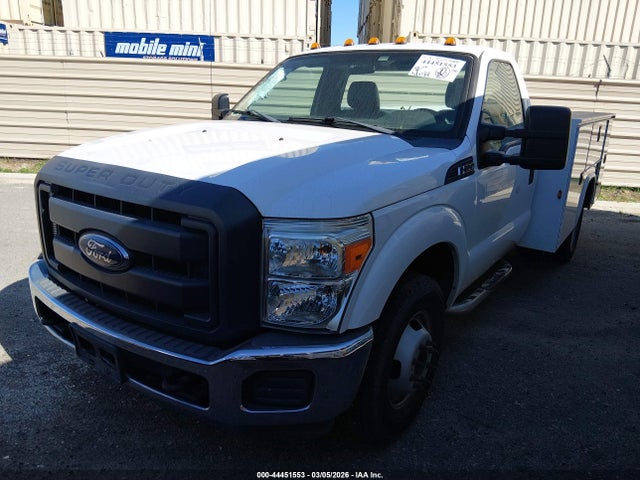 Ford F-350 Chassis Xl 2016 1FDRF3G63GEC86663 Image 2