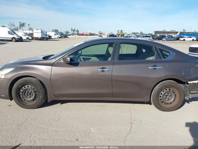 Nissan Altima 2.5 S 2015 1N4AL3AP1FC248196 Image 15