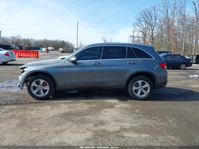 2016 Mercedes-benz Glc 300 4matic მანქანა იყიდება აუქციონზე, vin: WDC0G4KB2GF016137, აუქციონის ნომერი: 44451580