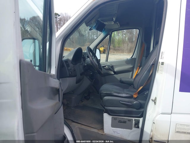 44451600 :رقم المزاد ، WD3PE8CB4C5677372 vin ، 2012 Mercedes-benz Sprinter 2500 High Roof مزاد بيع