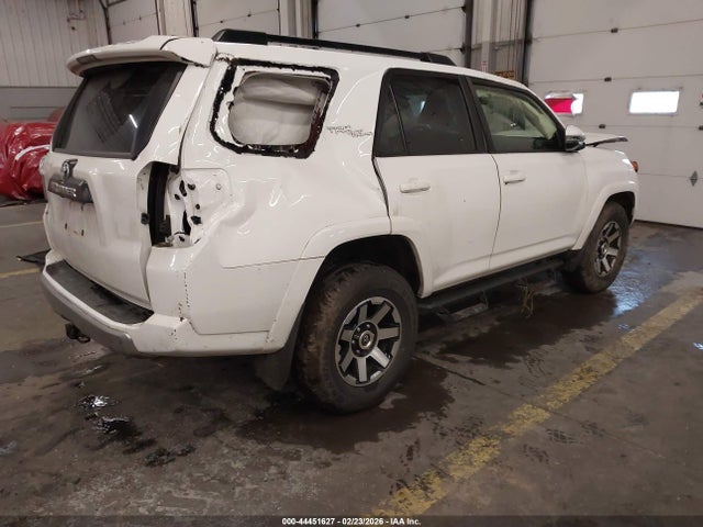2023 TOYOTA 4RUNNER JTERU5JR7P6211110 Photo 3