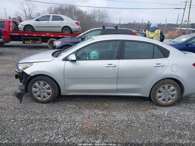3KPA24AD2ME395027 KIA RIO LX