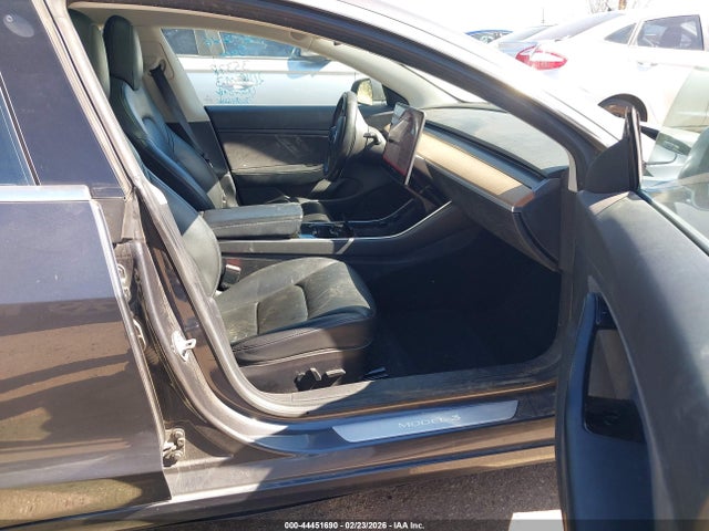 Продаж на аукціоні авто 2018 Tesla Model 3 Long Range/performance, vin: 5YJ3E1EB5JF131362, номер лоту: 44451690