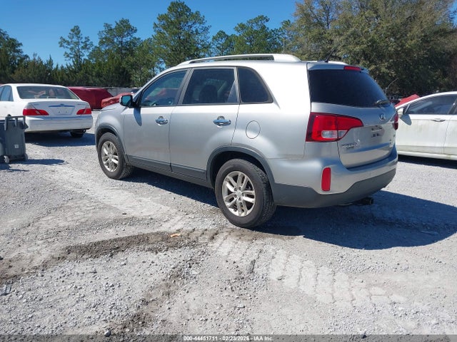 2015 KIA SORENTO 5XYKT4A62FG654205 Photo 2