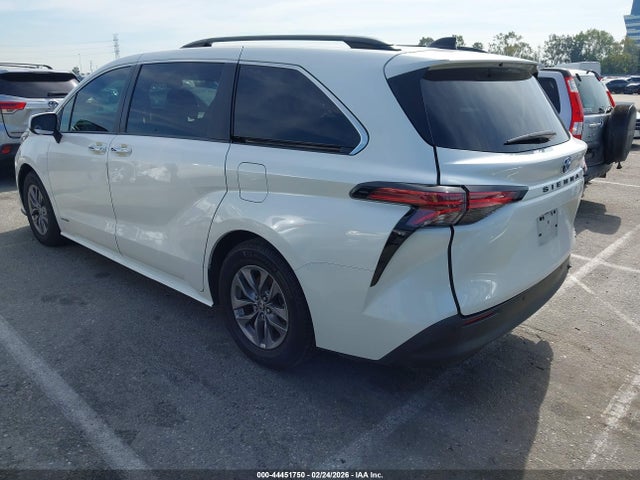 5TDJRKEC1MS037764 Toyota SIENNA XLE