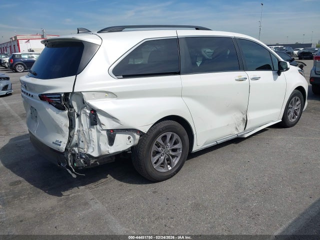 5TDJRKEC1MS037764 Toyota SIENNA XLE