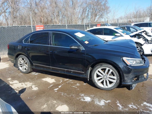 2016 Volkswagen Passat 1.8t Sel მანქანა იყიდება აუქციონზე, vin: 1VWCT7A3XGC040677, აუქციონის ნომერი: 44451761