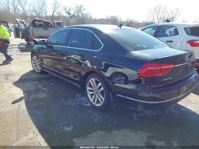 2016 Volkswagen Passat 1.8t Sel მანქანა იყიდება აუქციონზე, vin: 1VWCT7A3XGC040677, აუქციონის ნომერი: 44451761