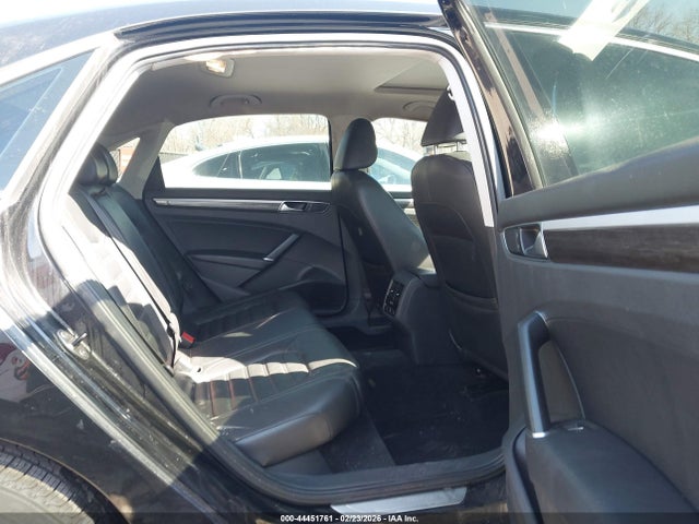 2016 Volkswagen Passat 1.8t Sel მანქანა იყიდება აუქციონზე, vin: 1VWCT7A3XGC040677, აუქციონის ნომერი: 44451761
