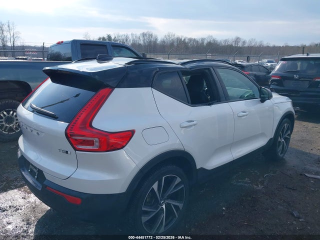 2021 VOLVO XC40 YV4162UM6M2539824 Photo 3