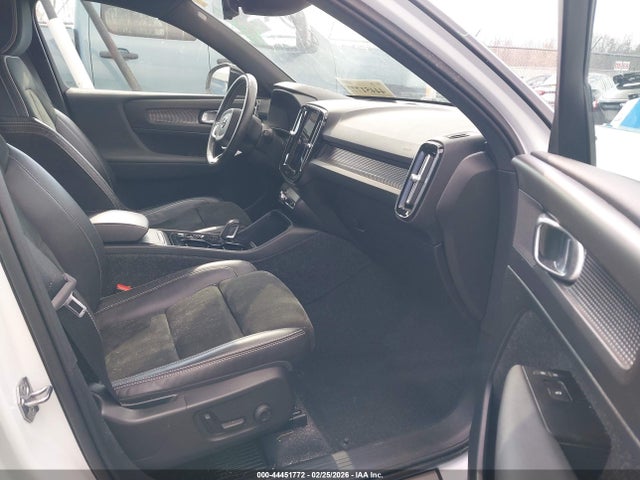2021 VOLVO XC40 YV4162UM6M2539824 Photo 4