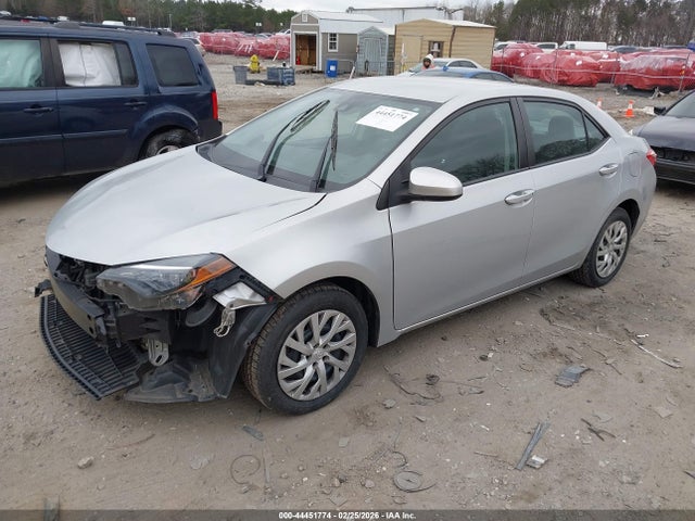Toyota COROLLA LE 2019 5YFBURHE8KP869732 Image 2