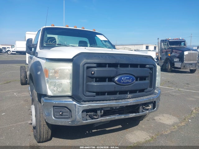 Ford F-550 Chassis Xl 2015 1FDUF5GT6FEA78383 Image 11