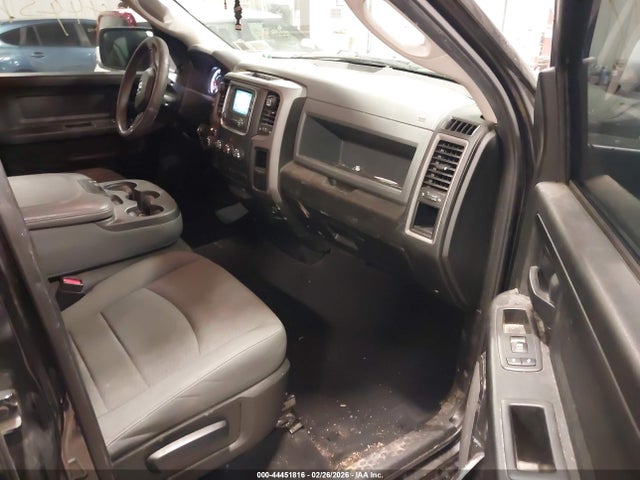 2018 Ram 1500 Express  4x4 6'4 Box მანქანა იყიდება აუქციონზე, vin: 1C6RR7FT6JS204905, აუქციონის ნომერი: 44451816