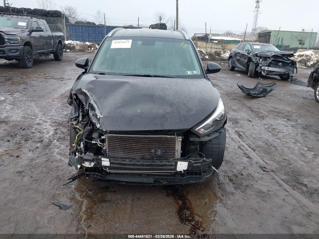 KM8J3CA42JU746762 Hyundai TUCSON SEL