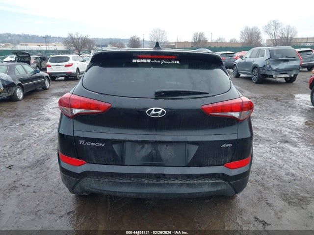 KM8J3CA42JU746762 Hyundai TUCSON SEL