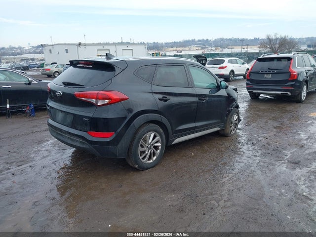 KM8J3CA42JU746762 Hyundai TUCSON SEL