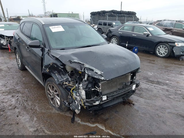 KM8J3CA42JU746762 Hyundai TUCSON SEL