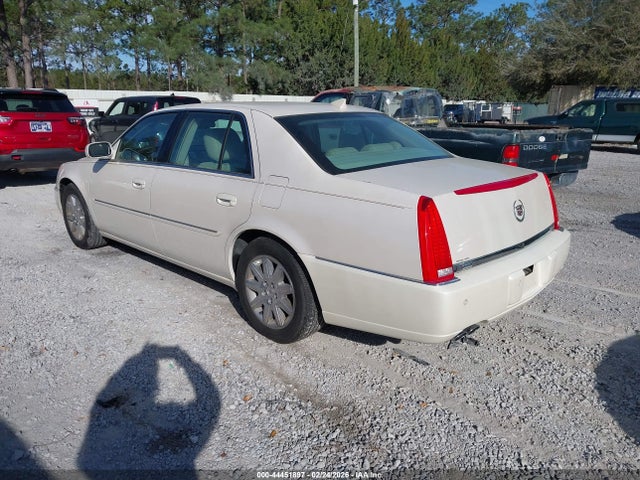 2011 CADILLAC DTS 1G6KH5E65BU142161 Photo 2