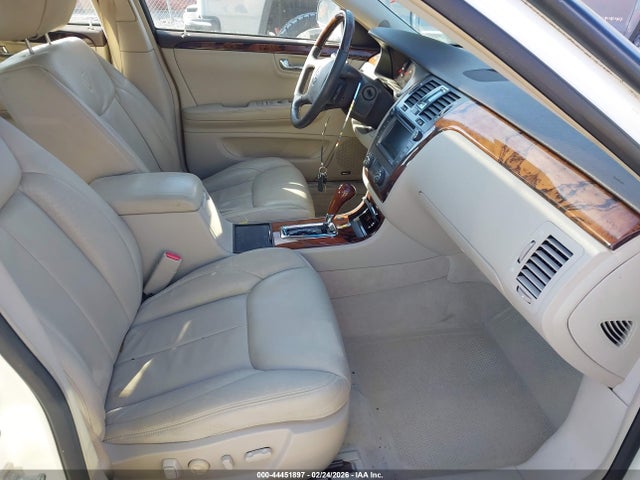 2011 CADILLAC DTS 1G6KH5E65BU142161 Photo 4