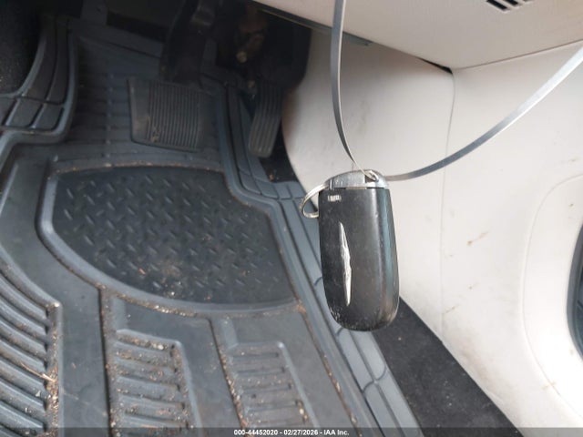 44452020 :رقم المزاد ، 1C3CCCAB0FN723627 vin ، 2015 Chrysler 200 Limited مزاد بيع