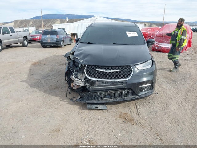 Продаж на аукціоні авто 2022 Chrysler Pacifica Hybrid Touring L, vin: 2C4RC1L74NR121415, номер лоту: 44452040