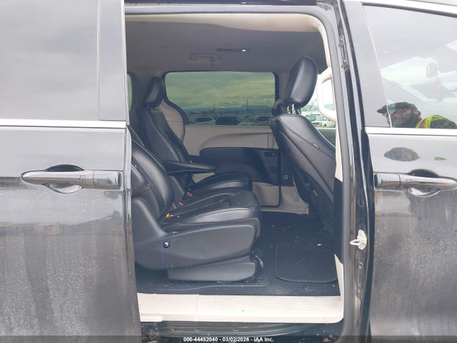 2022 CHRYSLER PACIFICA HYBRID 2C4RC1L74NR121415 Photo 7