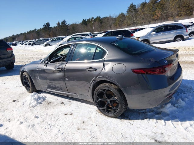2021 Alfa Romeo Giulia Awd მანქანა იყიდება აუქციონზე, vin: ZARFANAN2M7643631, აუქციონის ნომერი: 44452070