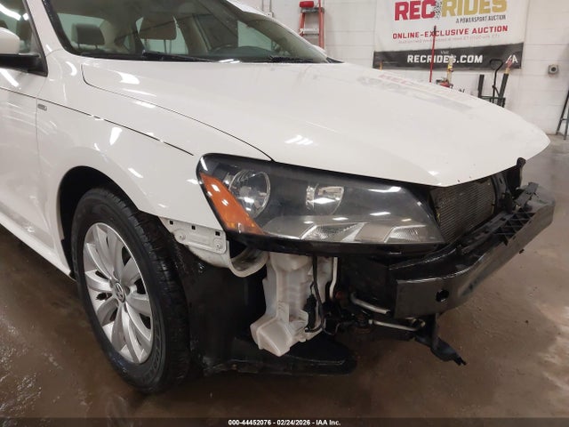 Aukcja sprzedaży 2015 Volkswagen Passat 1.8t Wolfsburg Edition, vin: 1VWAT7A38FC046841, numer aukcji: 44452076