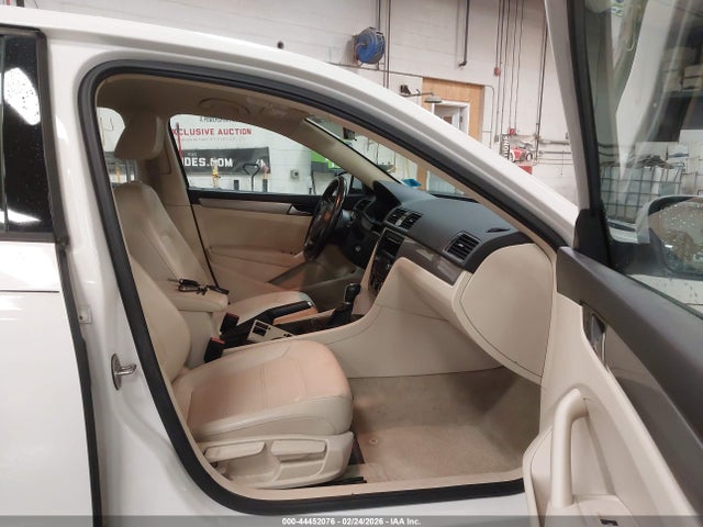 Aukcja sprzedaży 2015 Volkswagen Passat 1.8t Wolfsburg Edition, vin: 1VWAT7A38FC046841, numer aukcji: 44452076
